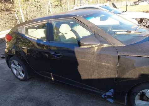 2012 Hyundai Veloster Base W/Gray z USA, uszkodzony, nr VIN KMHTC6AD7CU034888